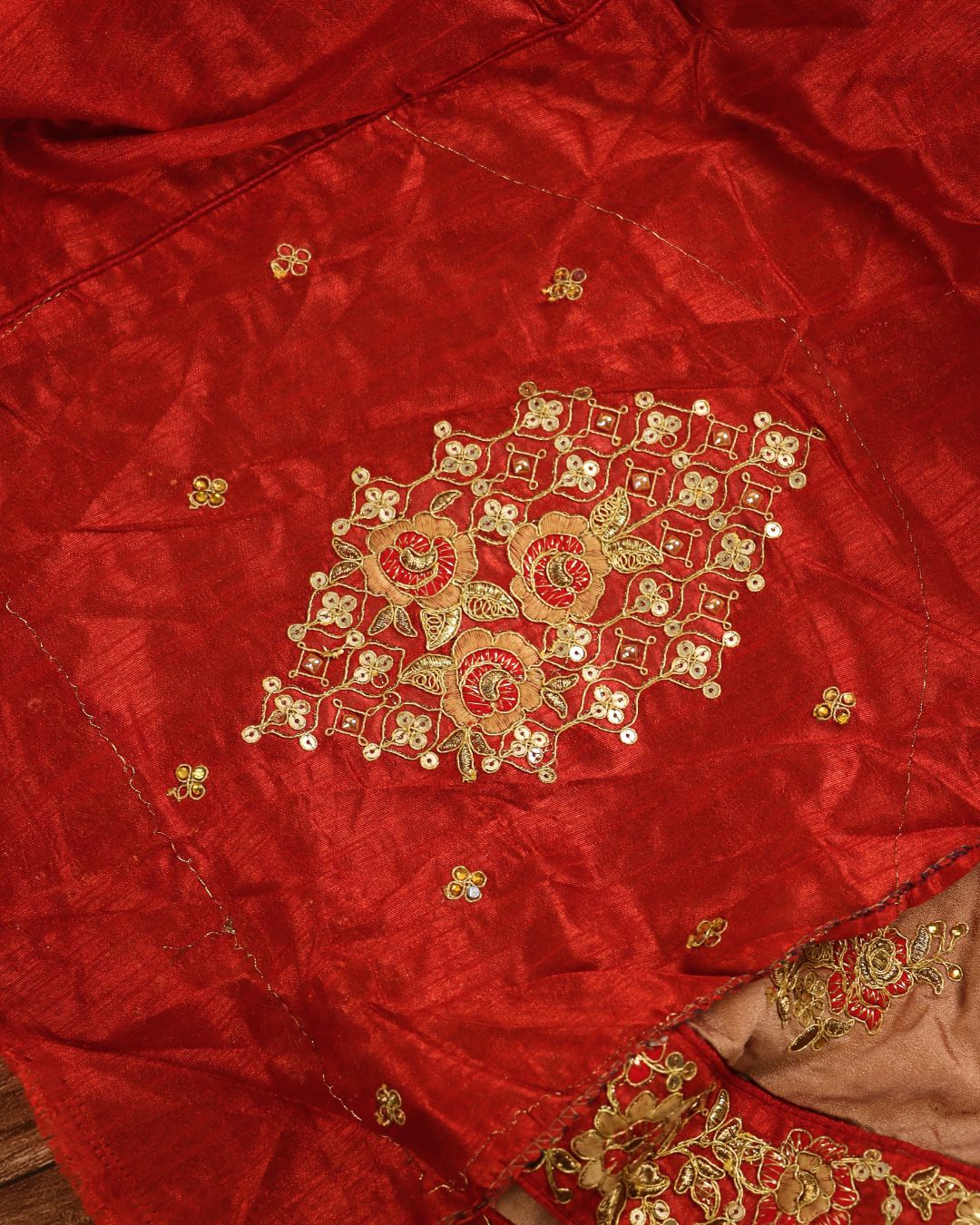 Beige-Sindoori Royale Embroidered Saree